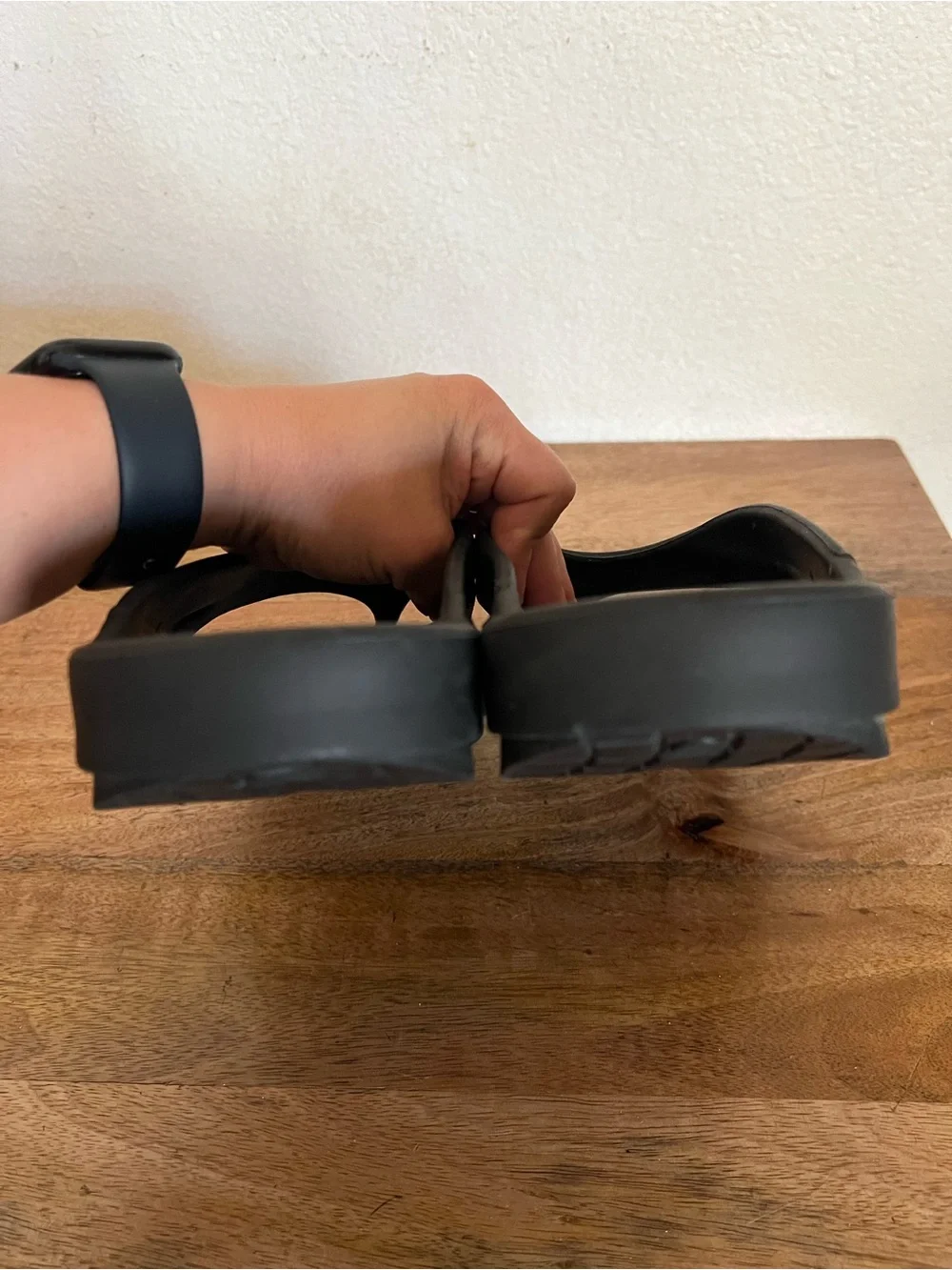 Oofos Original Black Flip Flop Recovery Comfort Sandals Unisex Size M 10 W 12
